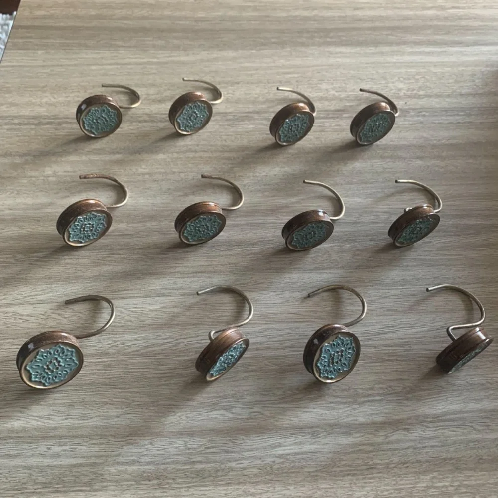 12 Blue Teal Floral Round Shower Curtain Hooks W/ Rusty Brown Metal Rings Touch